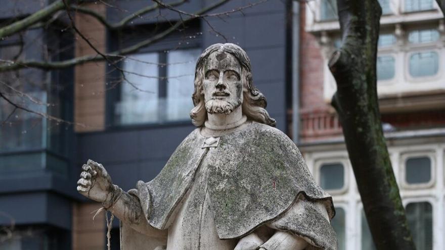 Las estatuas de Sarasate se mudan a la Taconera: historia, polémica y su valor real