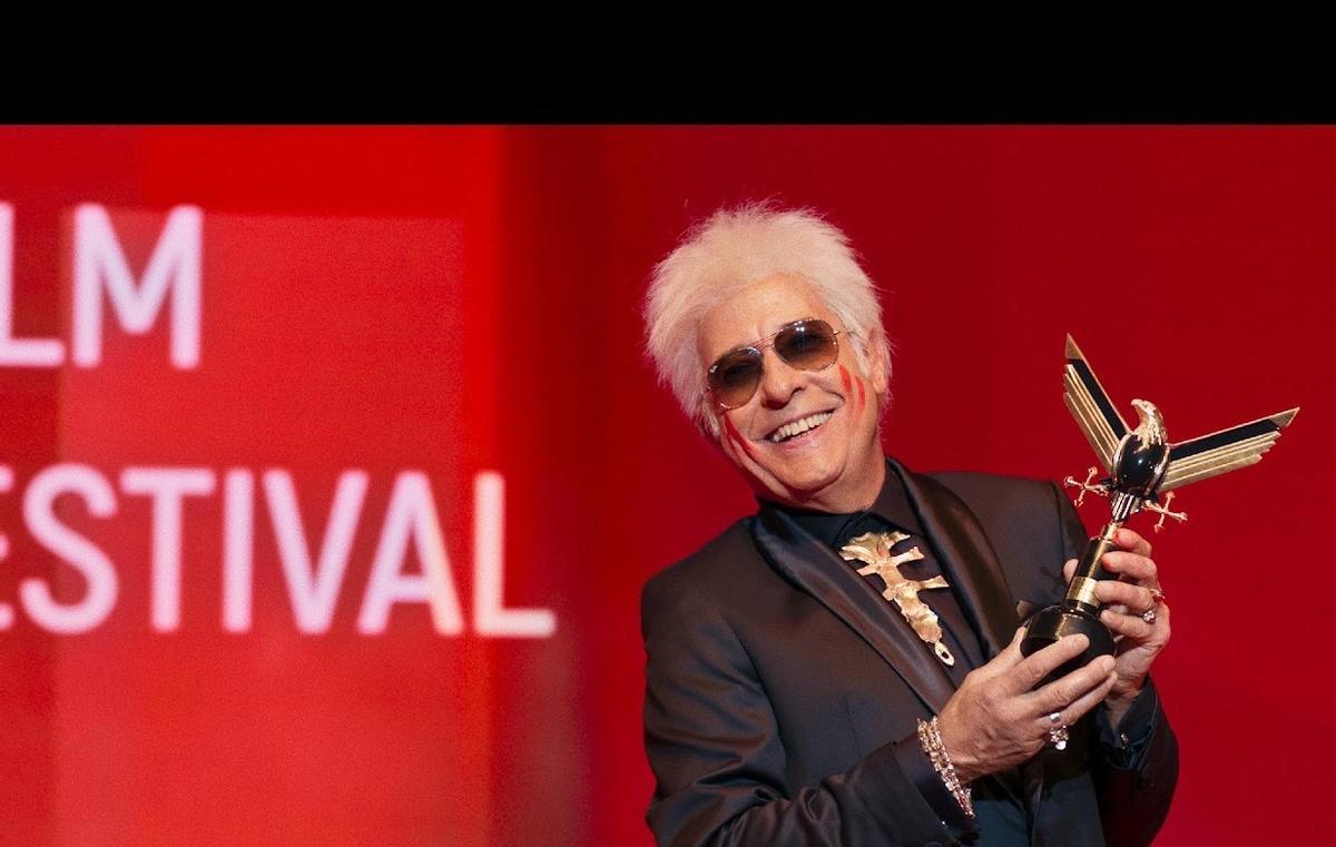 Guillermo Francella, interpretando al director de cine más cretino del mundo en 'Homo argentum'.