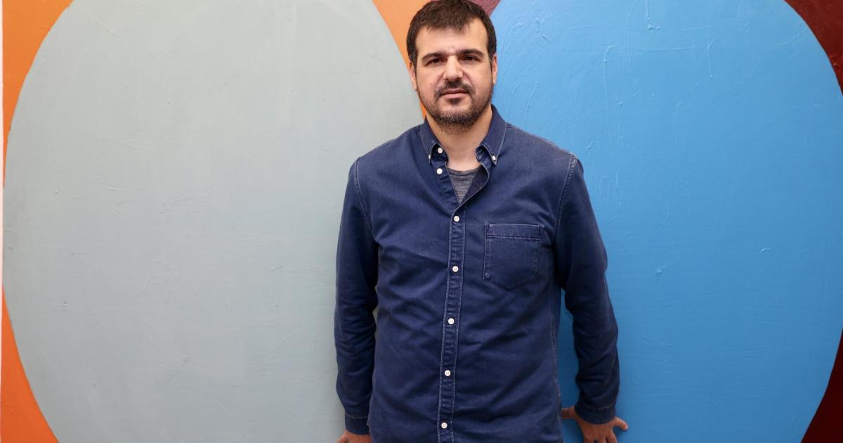 Toni Font «destripa» su obra gráfica en la 6A