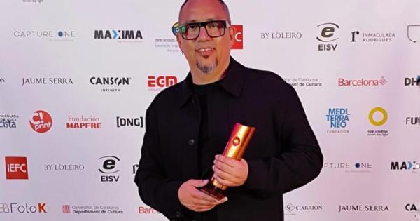 El fotógrafo Salva Carbó gana un LUX de bronce con una icónica foto de un hotel de Ibiza