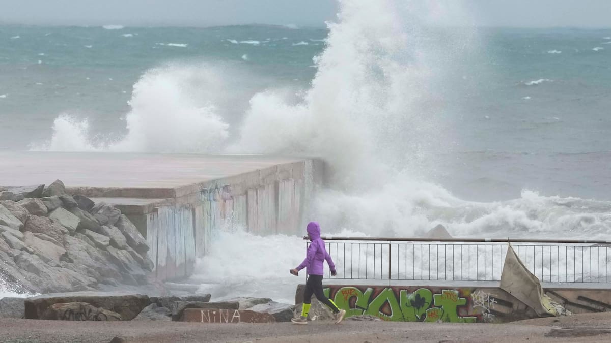 El temporal en Cataluña pone al límite el caudal de los ríos mientras la región se prepara para otra jornada de fuertes lluvias | Sociedad