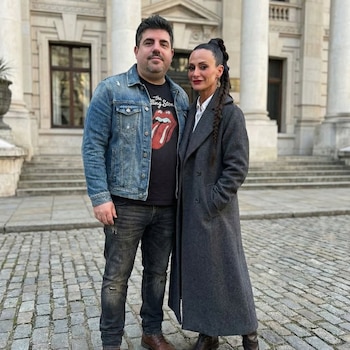 "Acá con mi Bb, Monik.