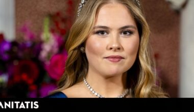 debut con la tiara bandeau de diamantes y vestido champán