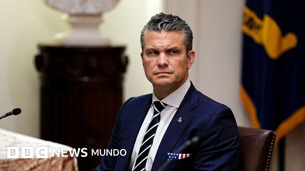 Congresistas exigen al secretario de Defensa de EE.UU. que responda a las acusaciones de que ordenó matar a los supervivientes del ataque a una lancha en el Caribe