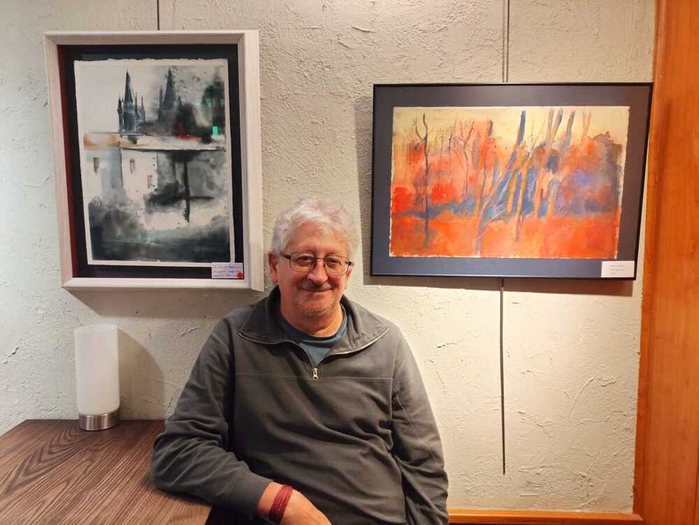 Una veintena de acuarelas llenan de originalidad El Cafetín