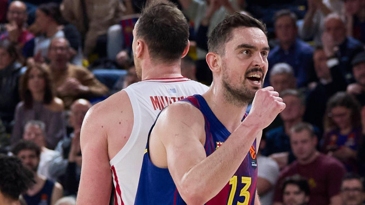 Satoransky celebra una acción ante Olympiacos