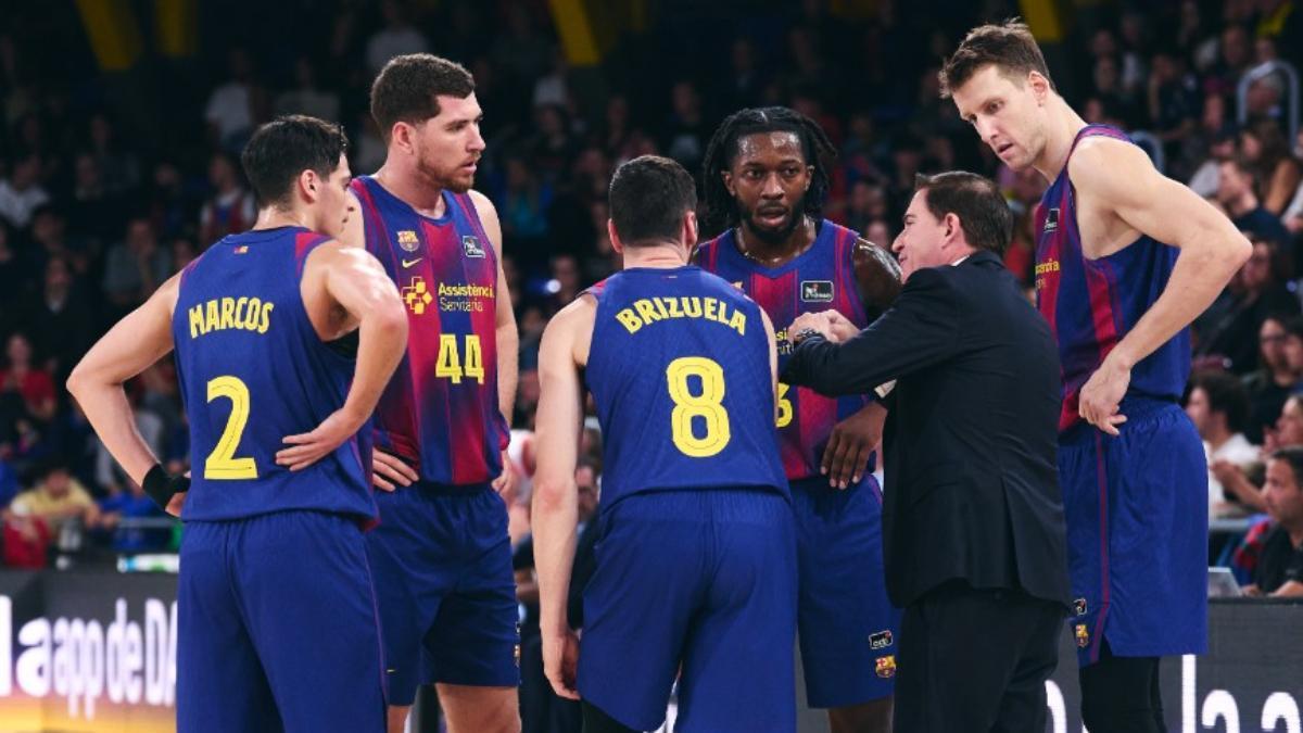 La plantilla se cree a Xavi Pascual desde el primer día