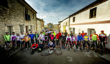 Los 'dinosaurios', la grupeta ciclista formada por jubilados