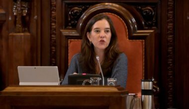 Dos exconcejalas denuncian por acoso laboral a la alcaldesa de A Coruña y a uno de sus ediles