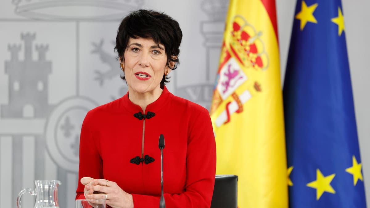 El Gobierno pide la dimisión de Feijóo tras los mensajes con Mazón que "acreditan" que mintió | Hora 25