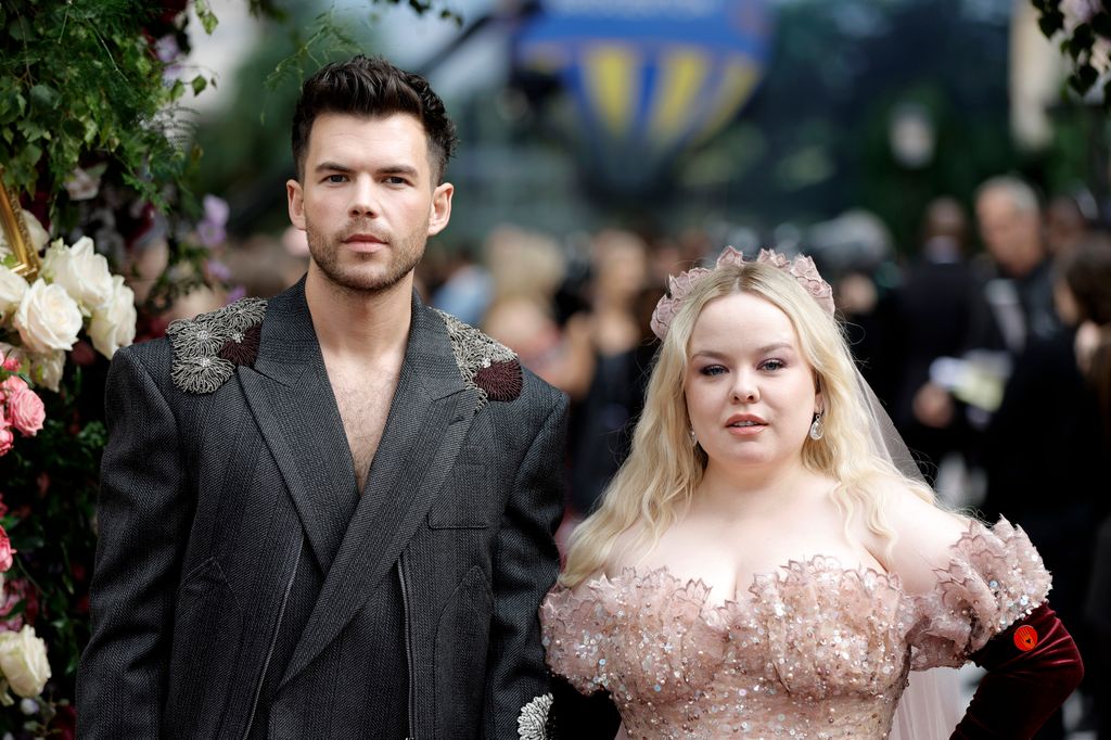 Nicola Coughlan y Luke Newton en los SAG 2025: el reencuentro que hizo suspirar a los fans de Bridgerton