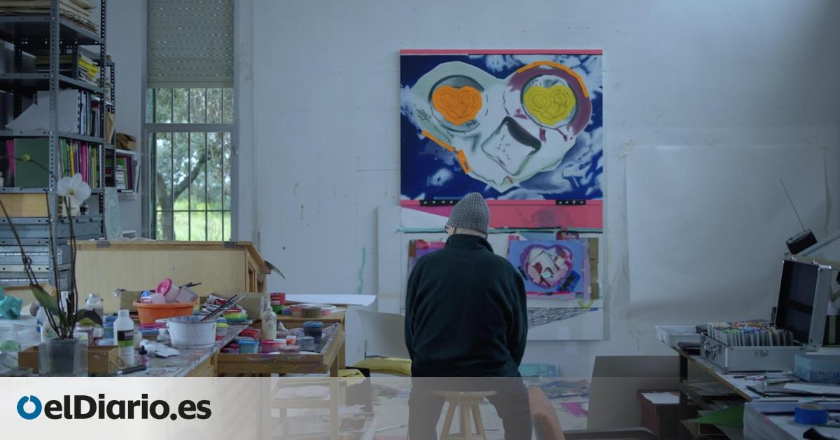 el pintor que se 'cantiñea', toca el piano y crea maravillas en la intimidad de su estudio