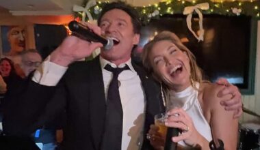 Jackman y Hudson conquistan un bar neoyorquino con 'Sweet Caroline'