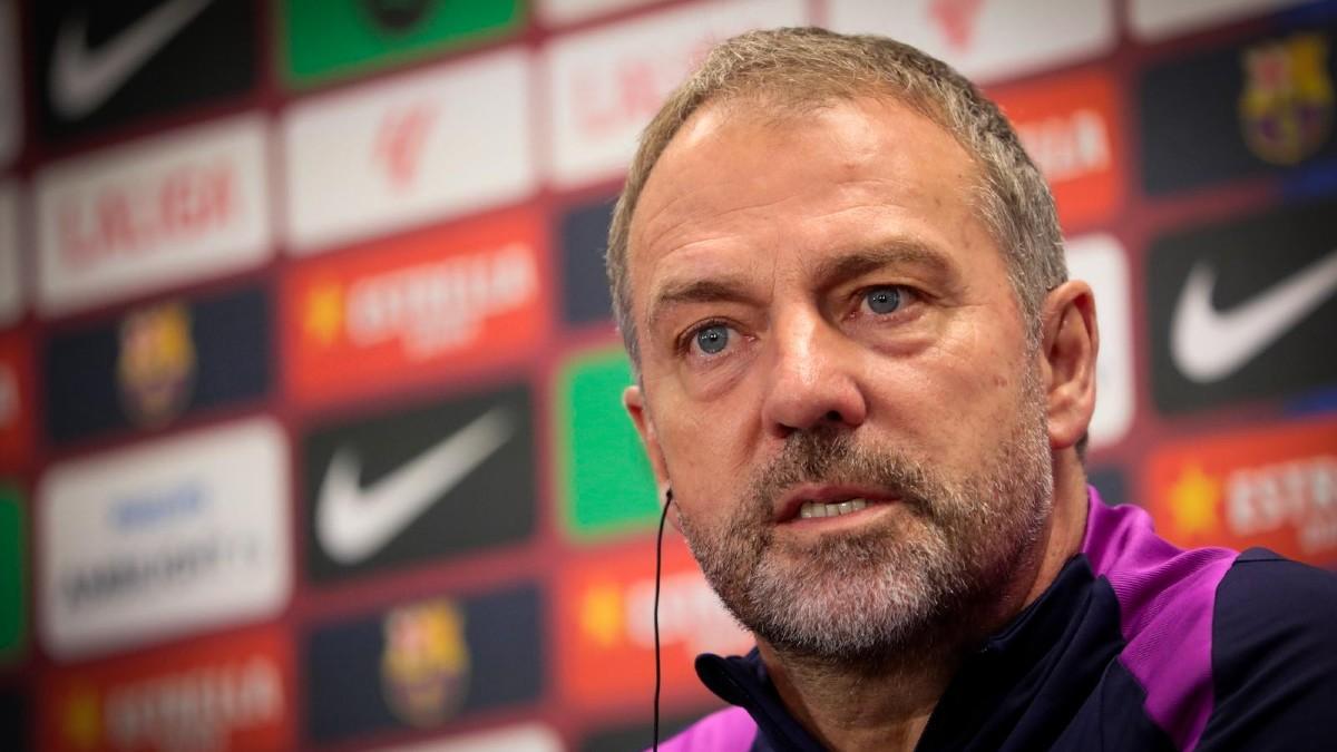 Hansi Flick durante la rueda de prensa previa al partido contra el Villarreal