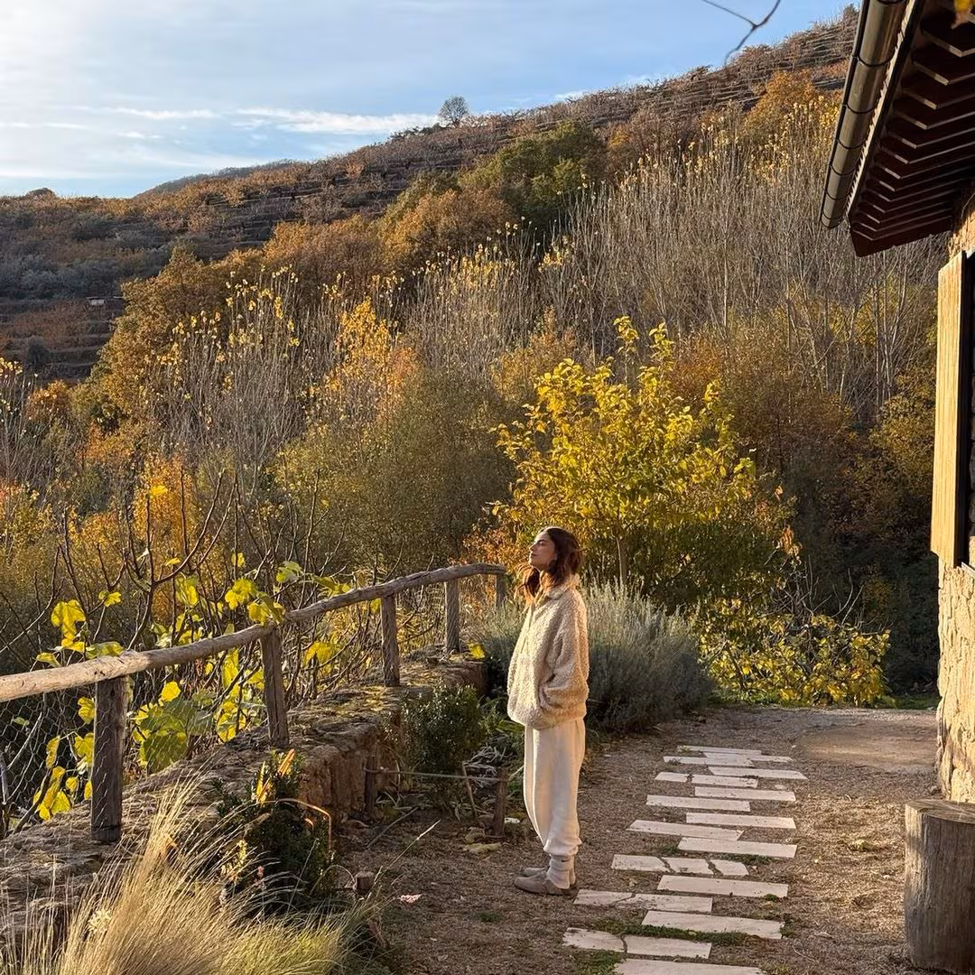 la actriz, cantante y modelo Begoña Vargas en el valle del Jerte, Cáceres