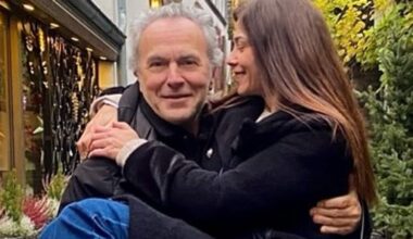 cócteles, tarta y una sesión de mentalismo