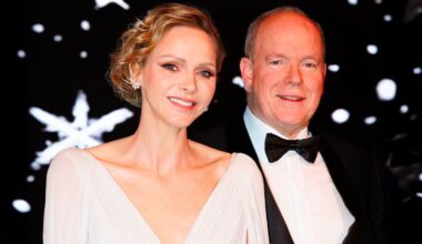 Charlene de Mónaco vuelve a inspirarse en Kate Middleton para su gran noche en el Baile de Navidad del Principado