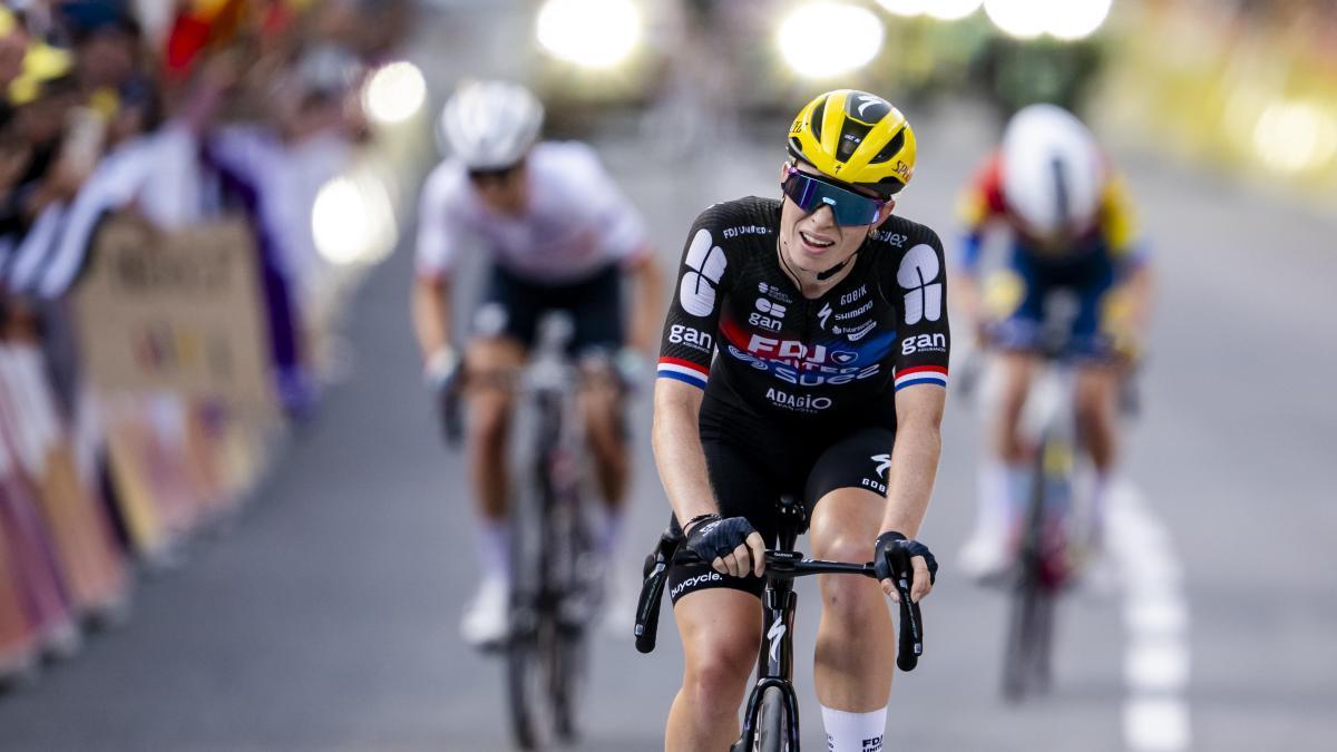 Demi Vollering sufre una caída entrenando y denuncia la falta de humanidad en la carretera