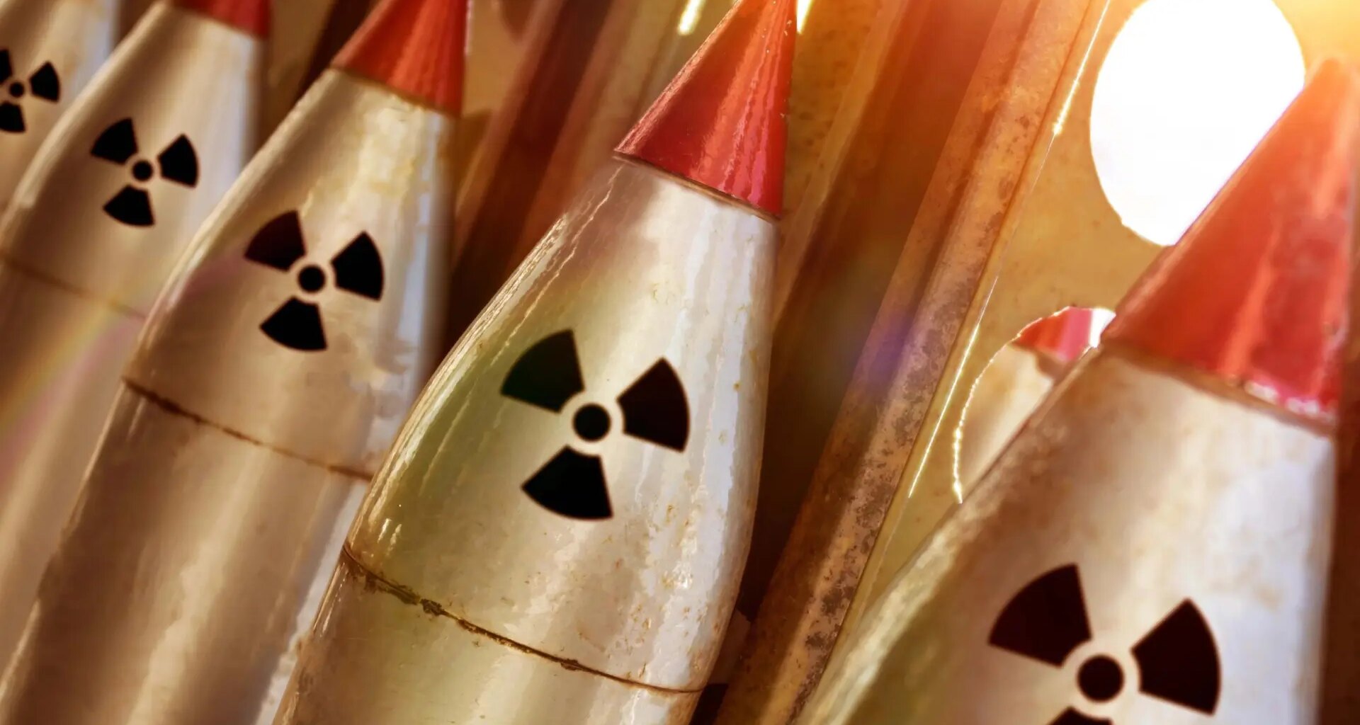 Estos son los seis países que pueden ser los próximos en tener armas nucleares ante los temores de una Tercera Guerra Mundial