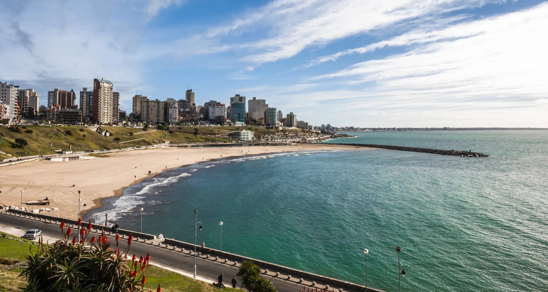 playas, edificios históricos y una gastronomía única