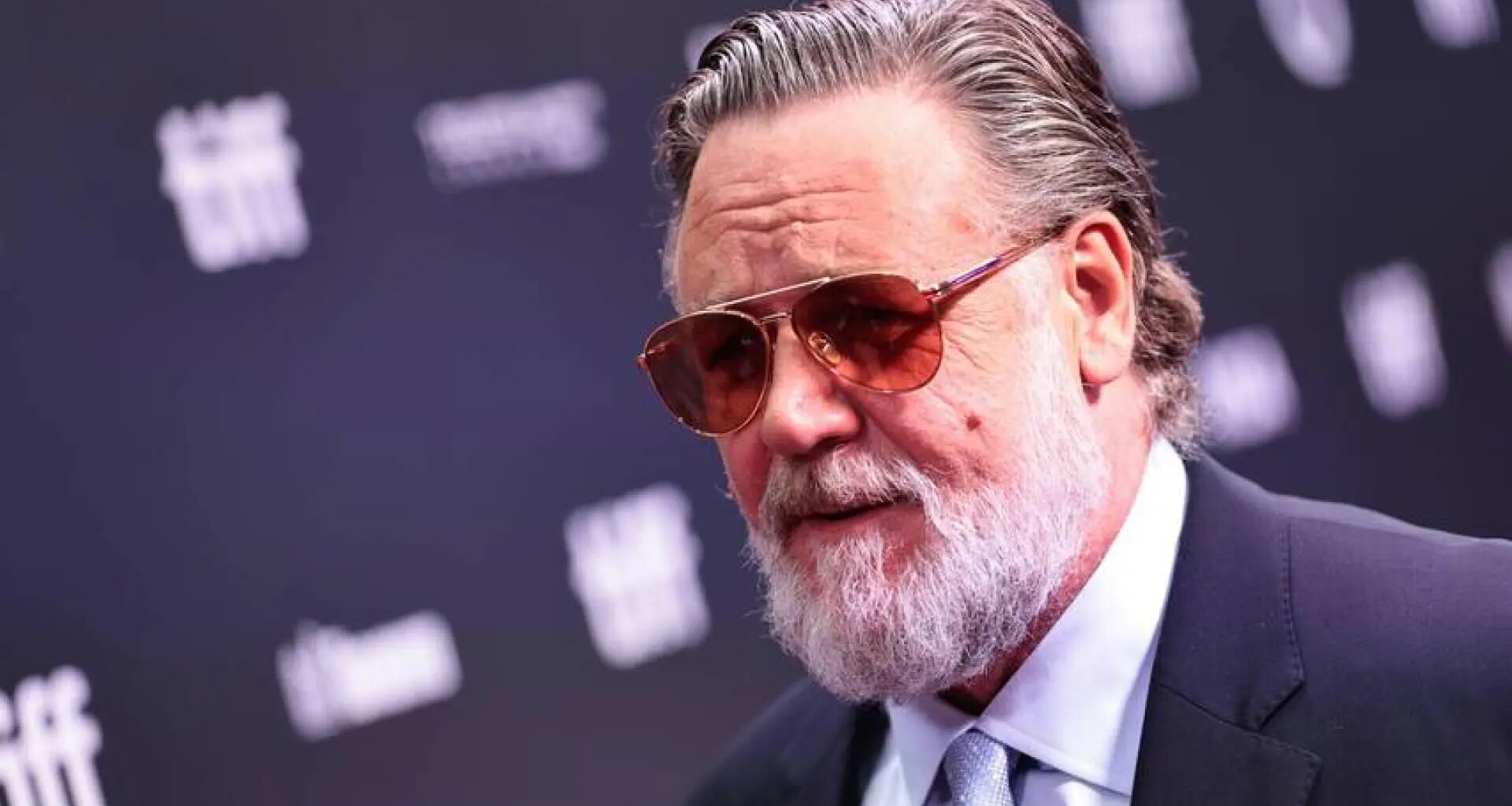 Russell Crowe podrá quitarse una espinita clavada gracias a Henry Cavill en este remake de un clásico de los ochenta