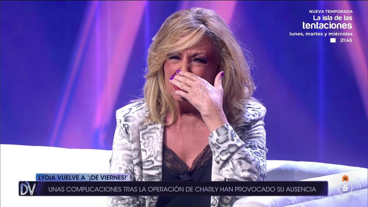 Lydia Lozano, incapaz de contener las lágrimas, da la última hora del estado de salud de su marido