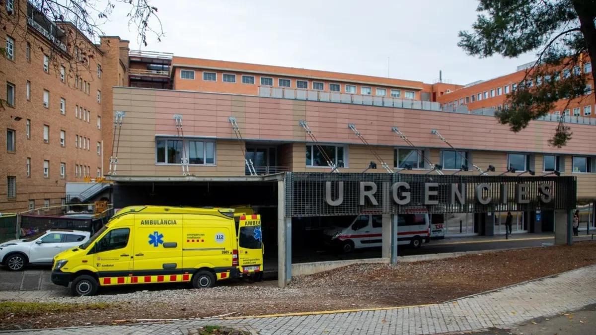 Foto de archivo de la puerta de acceso a la unidad de Urgencias del hospital Arnau de Vilanova. - SEGRE