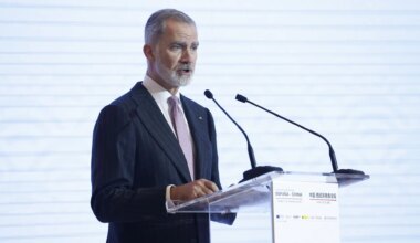 El rey Felipe VI celebra el aniversario de la Constitución y recuerda sus dos primeros artículos