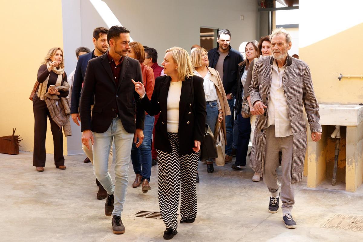 Bielsa y Natàlia Enguix, en la visita al Museo Miquel Navarro de Mislata.