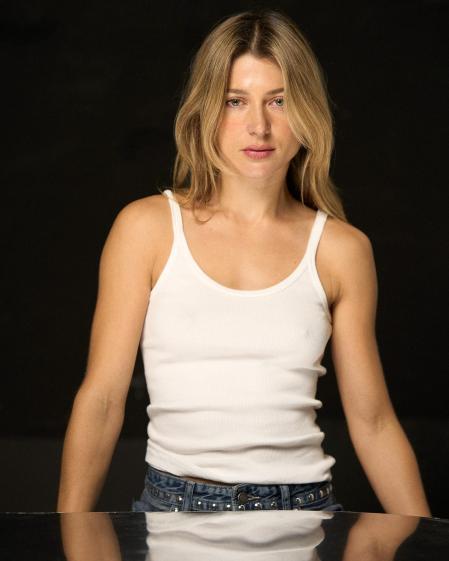 Alexandra Pino, actriz que practica pádel, surf y running