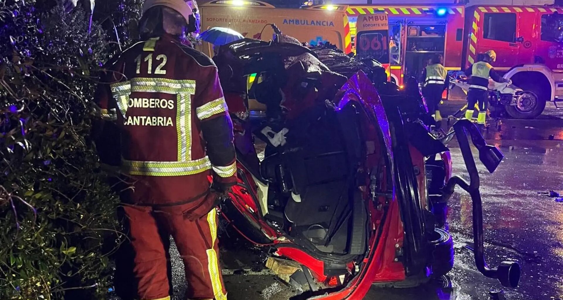 cinco jóvenes de entre 17 y 25 años mueren en dos accidentes en Cantabria y Granada