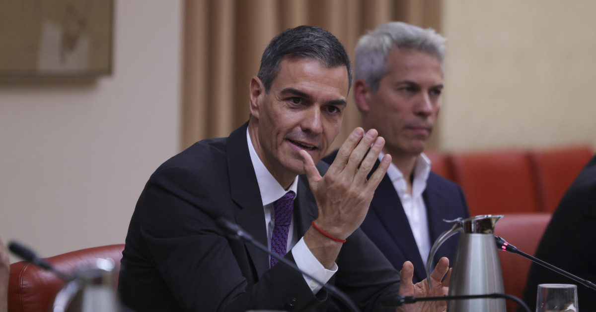 ¿Y si los gustos musicales de Pedro Sánchez son de adolescente y no del «indie» que intenta parecer?