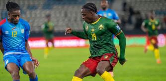 Etta Eyong, con Camerún