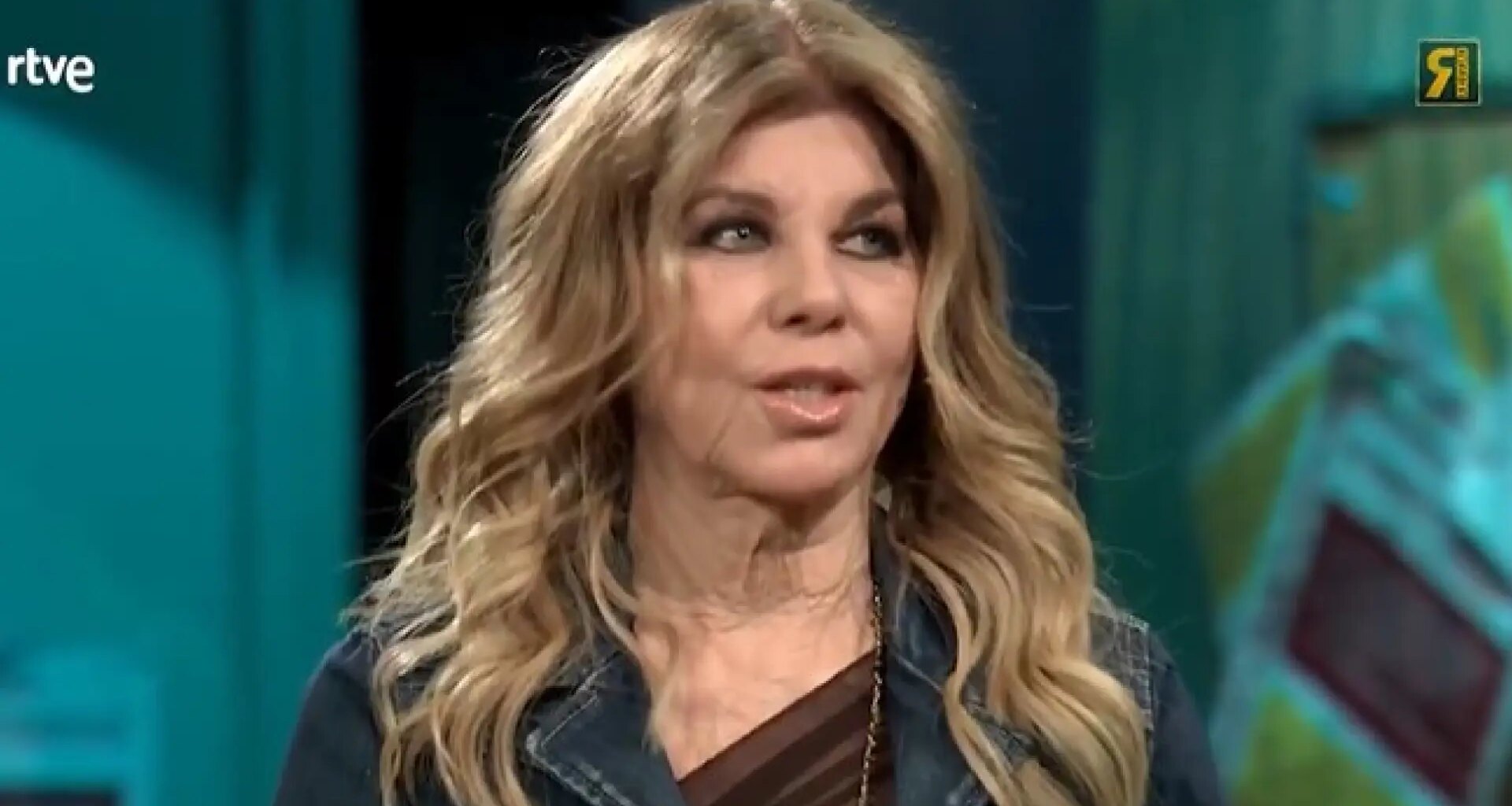 "Me tienes que buscar pareja"