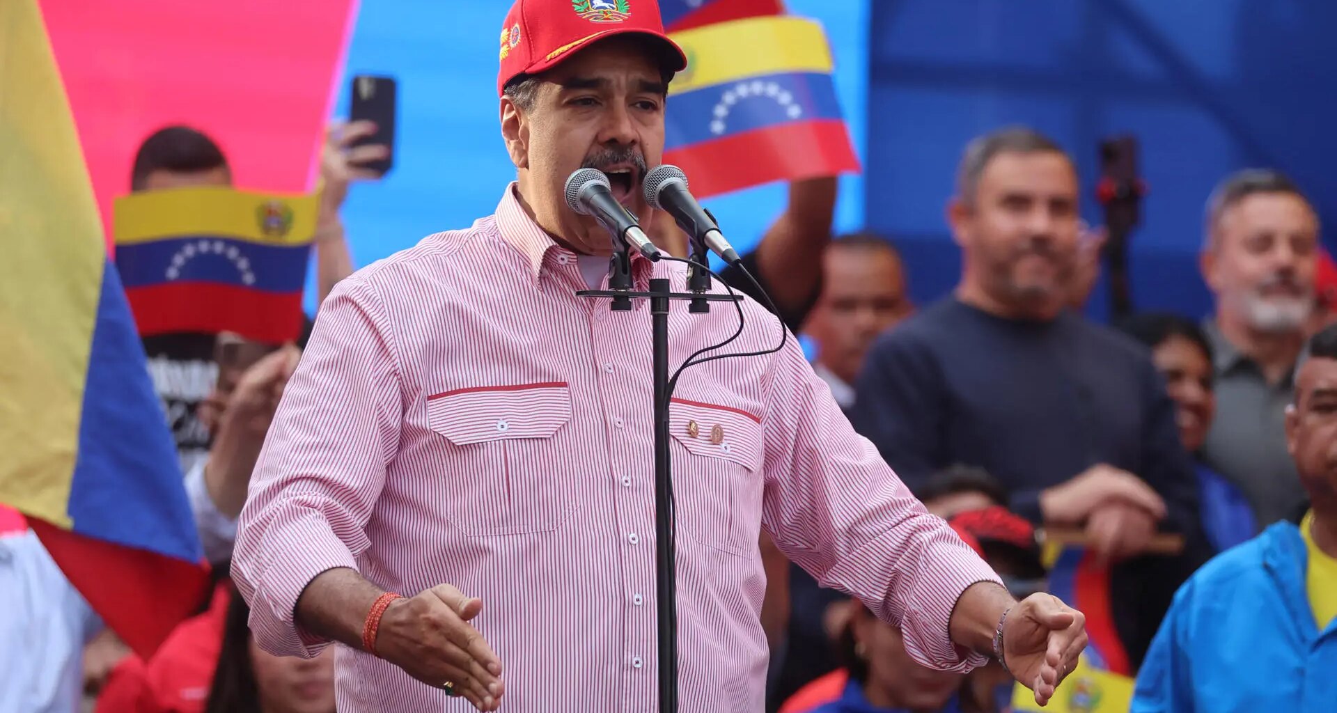 Maduro acusa a EEUU de "terrorismo psicológico" y le advierte: "Esclavos, jamás"