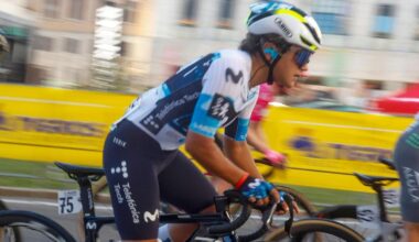 Paula Ostiz comienza su primera temporada como profesional con el Movistar Team en Valencia