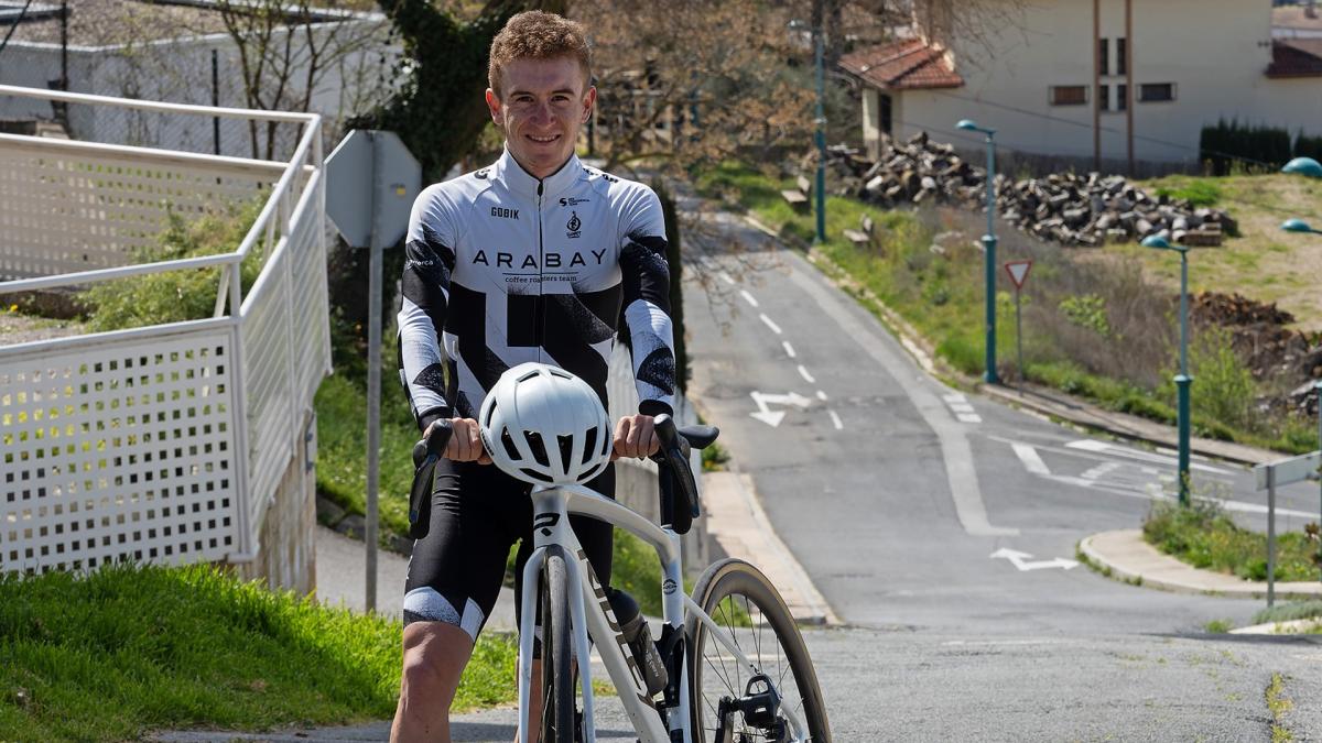 El estellés Unai Esparza deja el profesionalismo