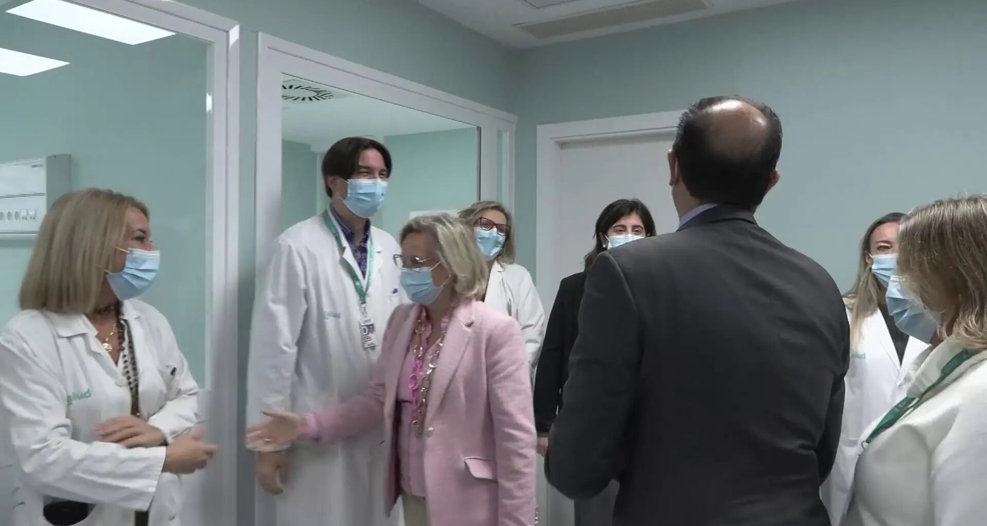 ¿Vuelven las mascarillas a España? Estos son los escenarios que acaba de decidir Sanidad para residencias, trabajos y lugares comunes