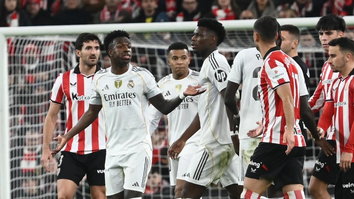 LaLiga denuncia los cánticos “Asencio muérete” y “Vinicius subnormal” en San Mamés