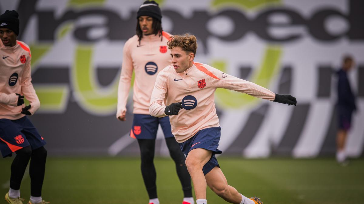 Flick recupera a dos jugadores para el partido contra el Betis