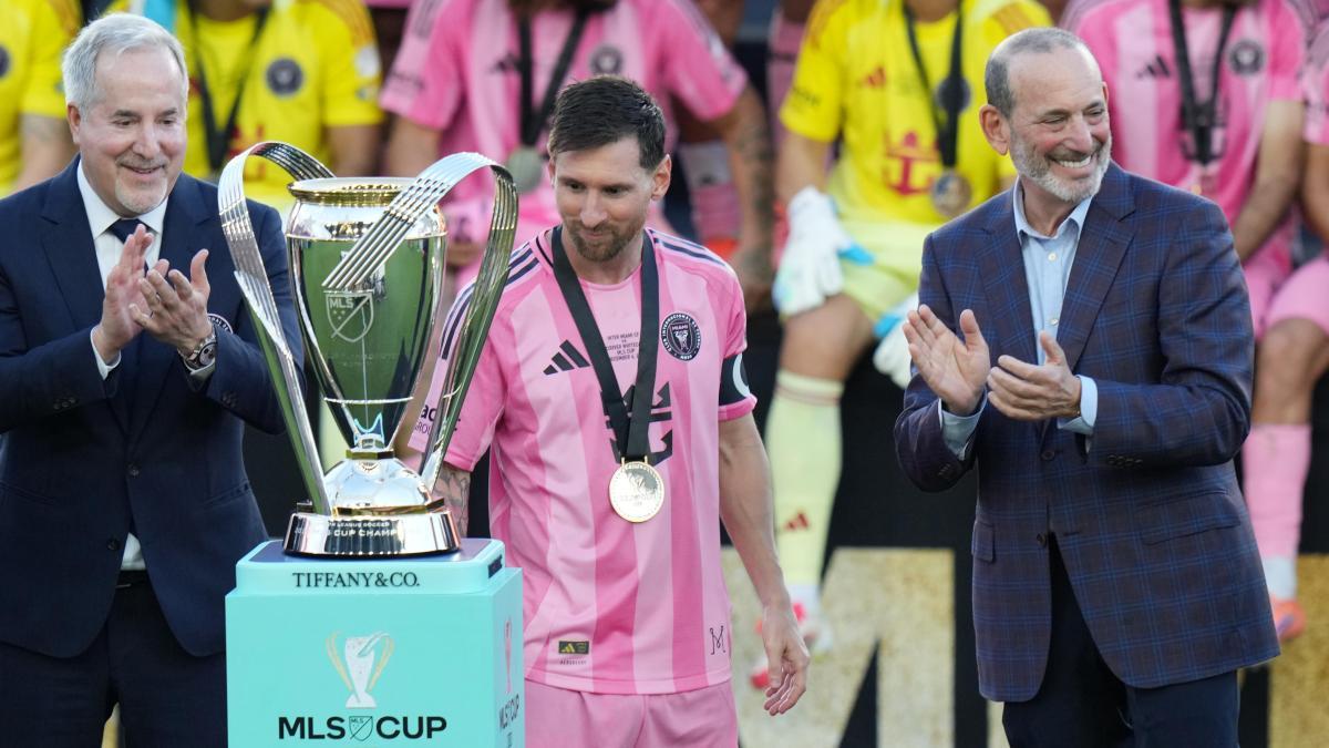 Estos son los 10 jugadores con más títulos de la historia del fútbol