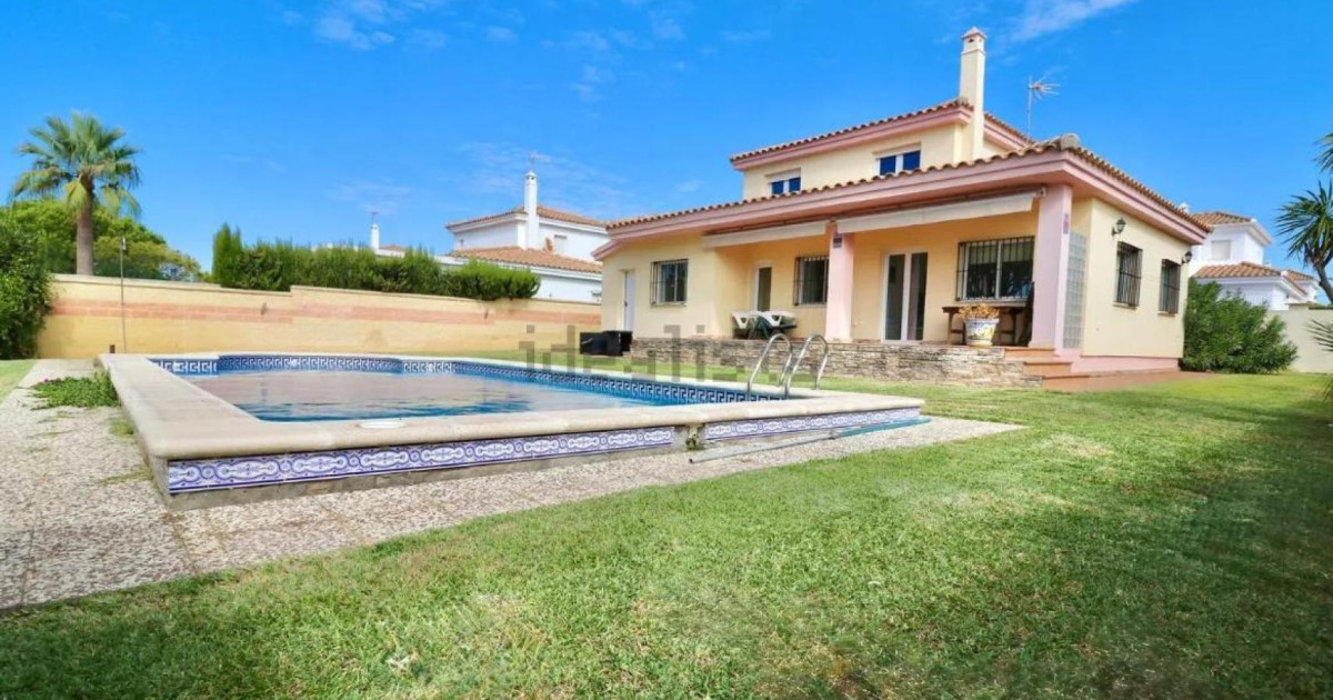 La casa de más de 1 millón de euros que Lucas, de 'Andy y Lucas', vende en Conil de la Frontera