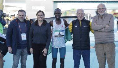 mantiene su promesa del millón por el récord del mundo