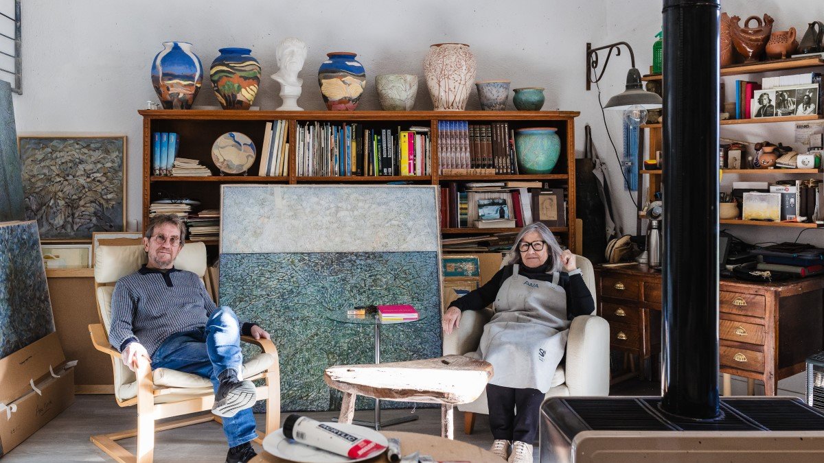 Amador P. Clavet y Ana Morales en su estudio de Mazaterón (Soria).