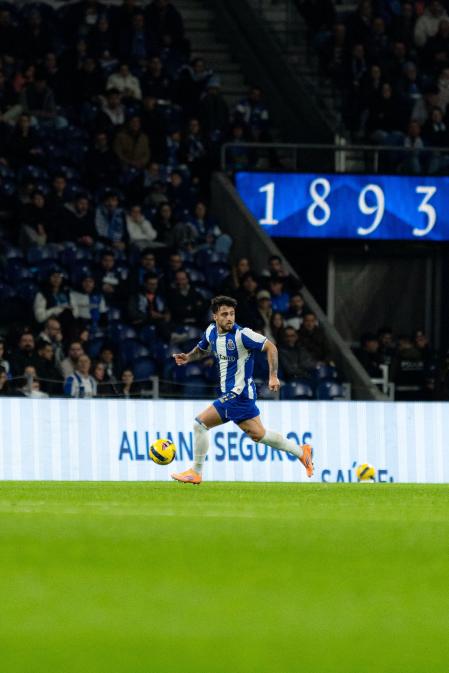 Ángel Alarcón se va asentando en el Porto.