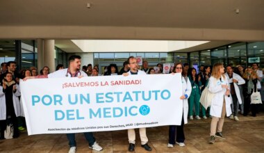 Sanidad alcanza un "preacuerdo verbal" con los sindicatos para el nuevo Estatuto Marco y dice que se suspende la huelga