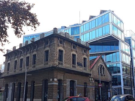 Edificios Picó+Plug-in-Building.