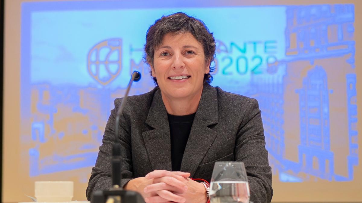 Elisa Aguilar diseña un nuevo horizonte en el baloncesto español