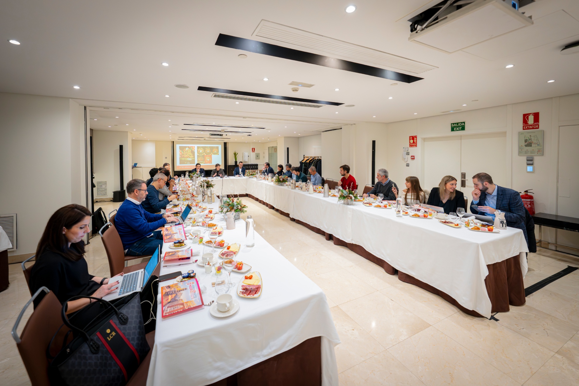 Panorámica del desayuno de trabajo con la FEB en el Melía Princesa de Madrid