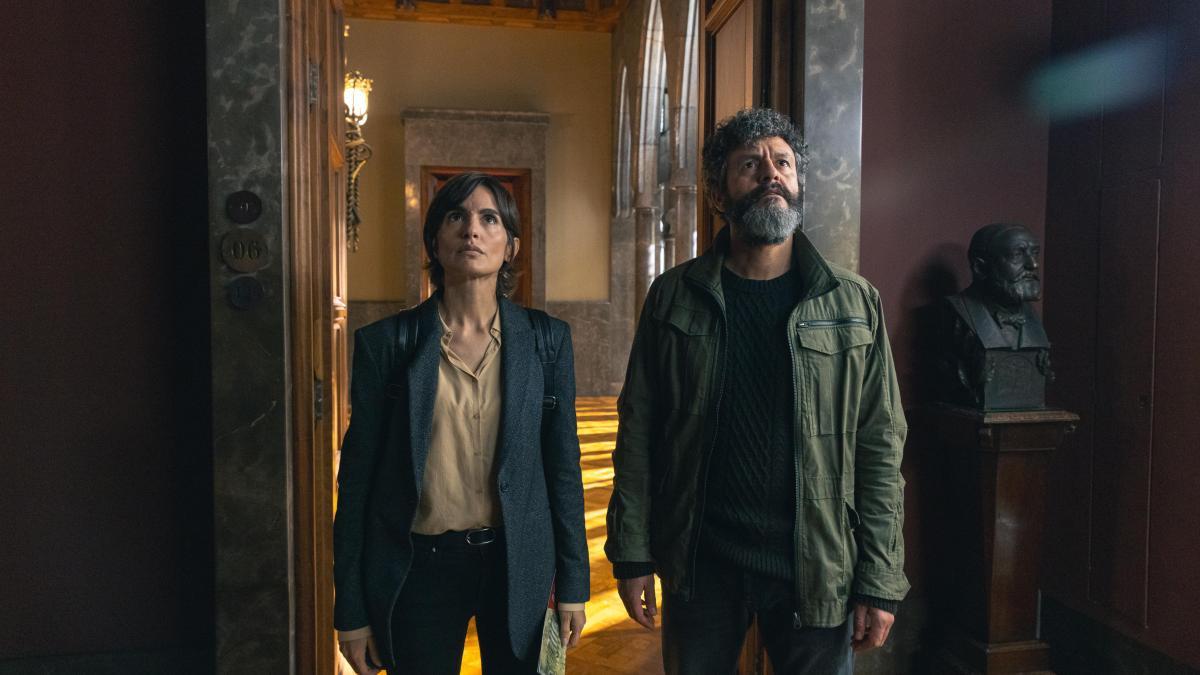 'Ciudad de sombras’, la serie póstuma de Verónica Echegui que convierte la Barcelona de Gaudí en el escenario de un thriller